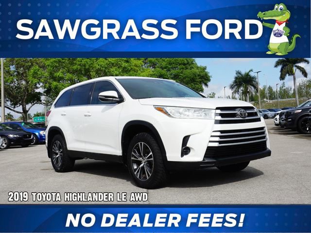 Used 2019 Toyota Highlander LE AWD/4WD image 5