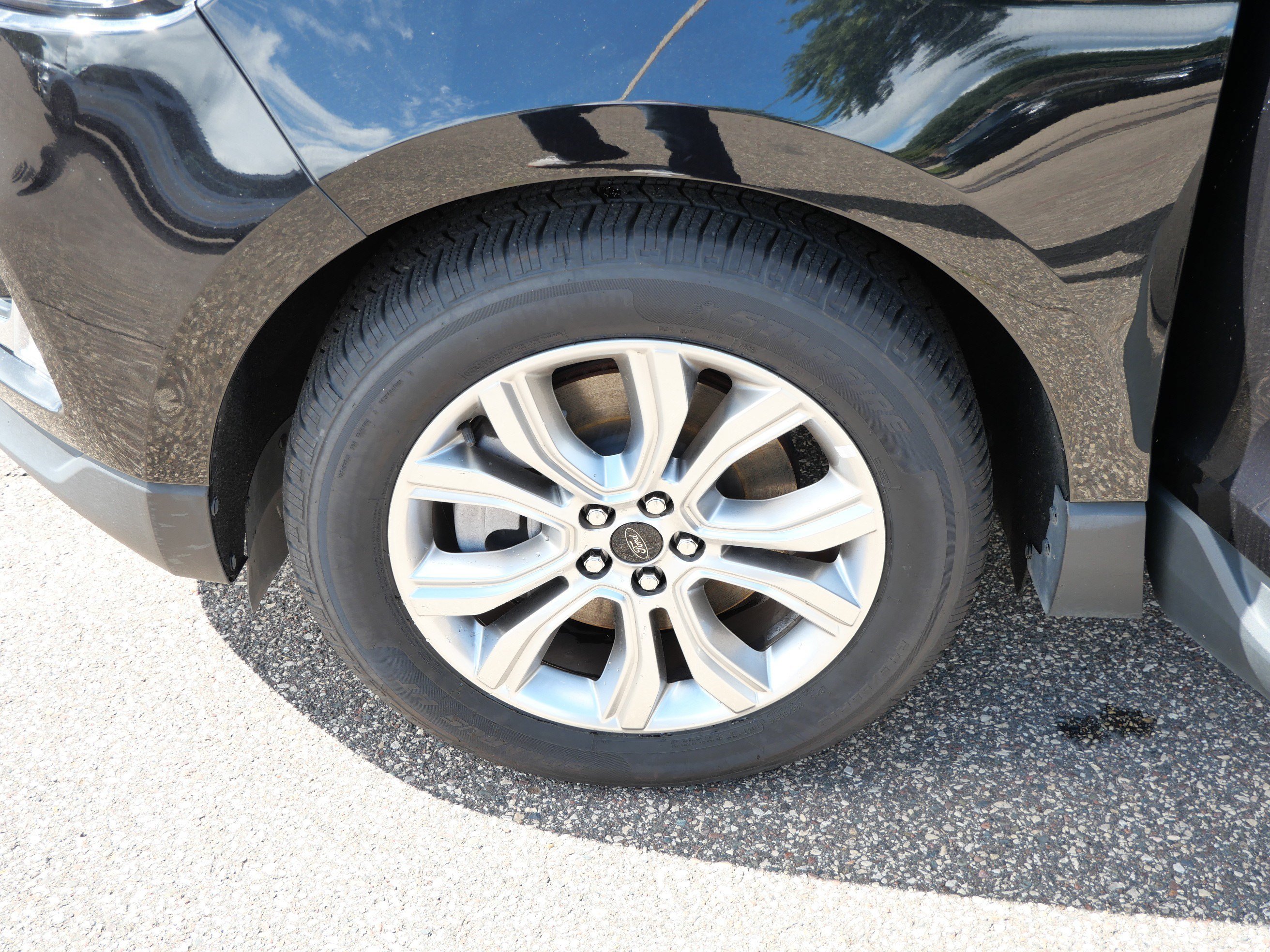 Certified 2024 Ford Edge Titanium AWD/4WD image 15