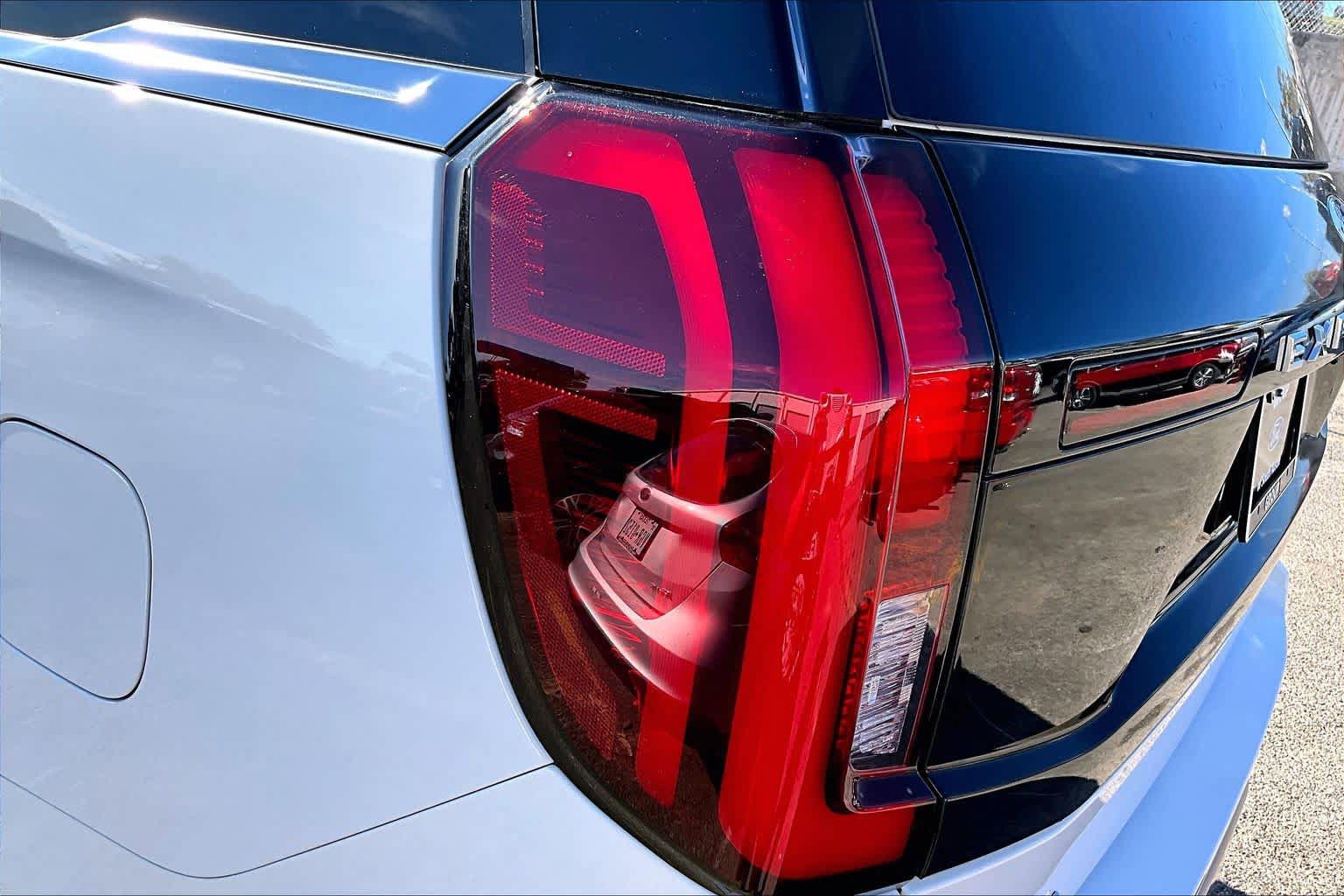 Certified 2025 Ford Expedition Platinum AWD/4WD image 28