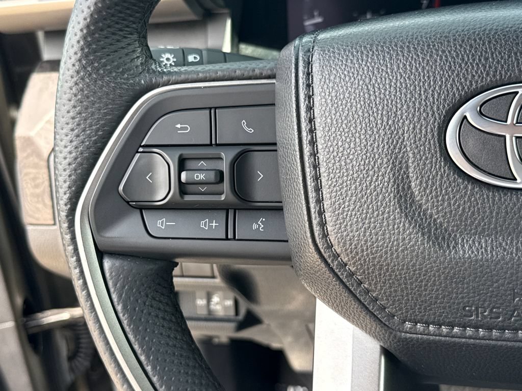 Used 2024 Toyota Tacoma Limited AWD/4WD image 17