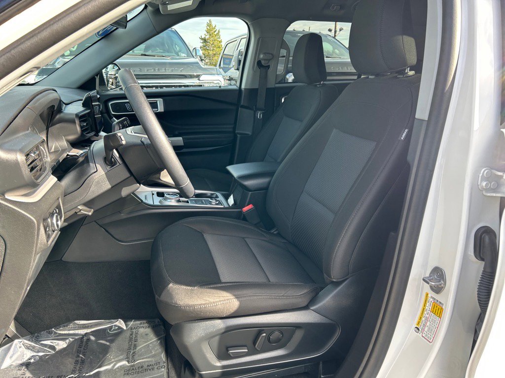 Certified 2023 Ford Explorer XLT image 9