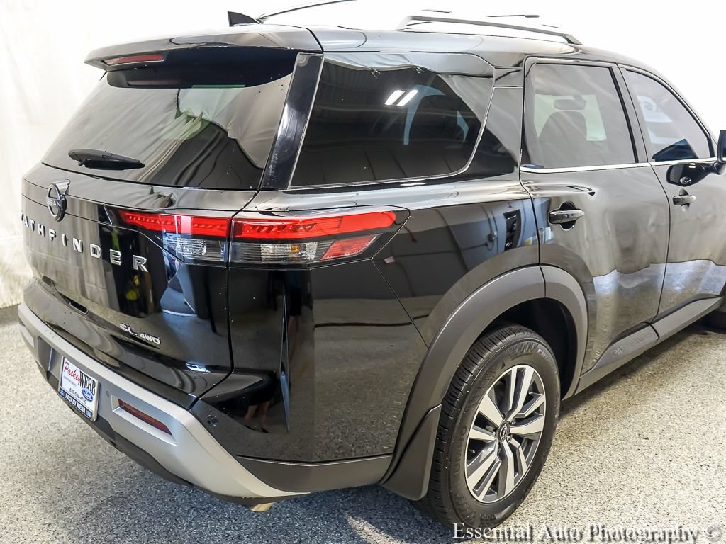 Used 2025 Nissan Pathfinder SL AWD/4WD image 7