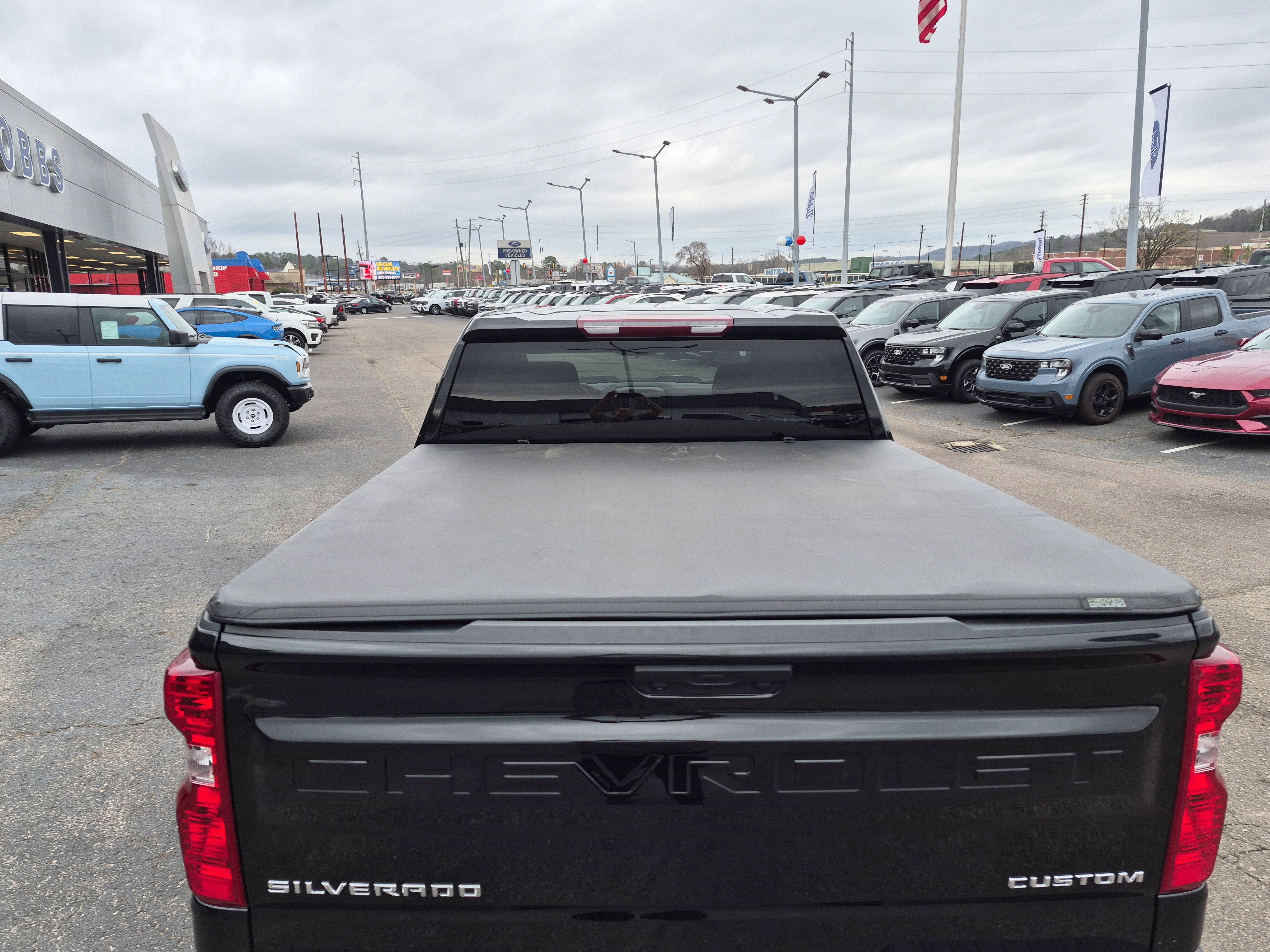 Used 2024 Chevrolet Silverado 1500 Custom Trail Boss w/ LPO, Dark Essentials Package image 7