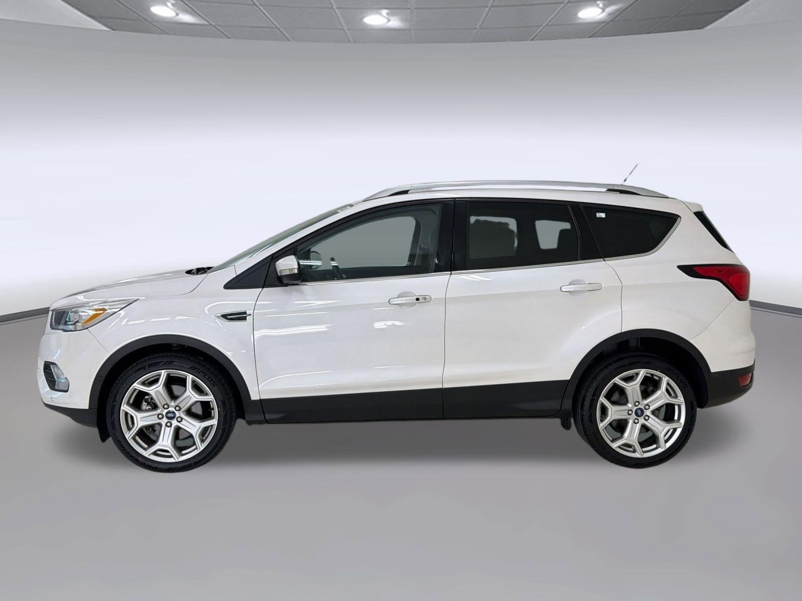Certified 2019 Ford Escape Titanium FWD image 2