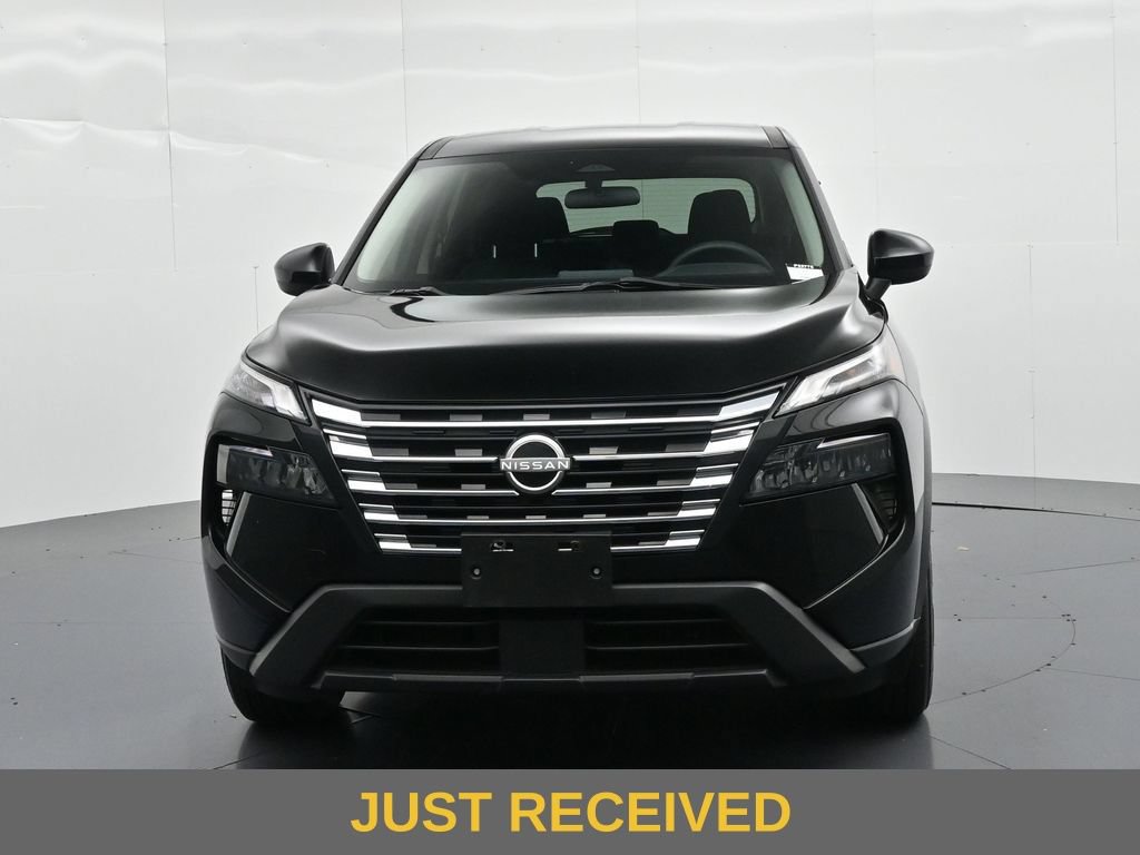 Used 2024 Nissan Rogue SV AWD/4WD image 3