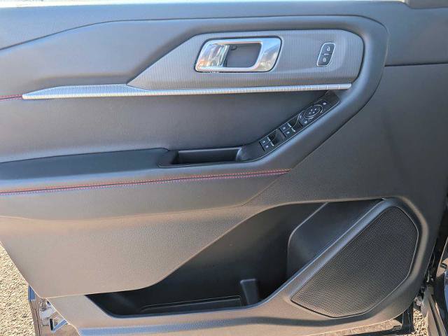 Certified 2025 Ford Explorer ST-Line AWD/4WD image 15