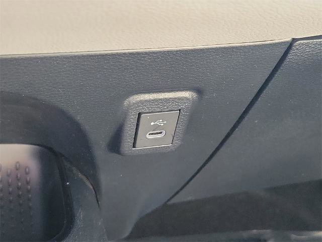 Used 2025 Toyota Corolla LE image 31