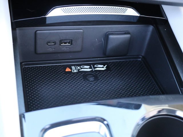 Used 2025 Buick Envision Avenir AWD/4WD image 28