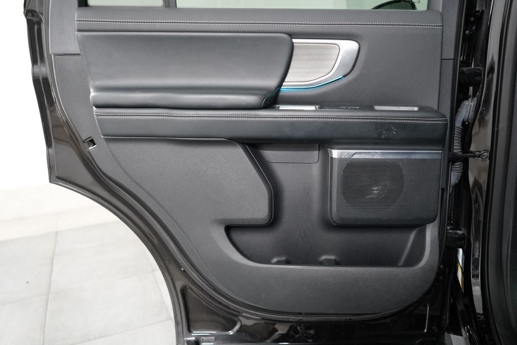 Certified 2025 Ford Expedition Platinum AWD/4WD image 30