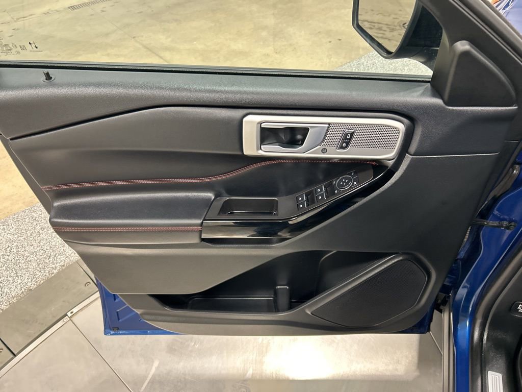 Certified 2023 Ford Explorer ST-Line w/ Class IV Trailer Tow Package image 15