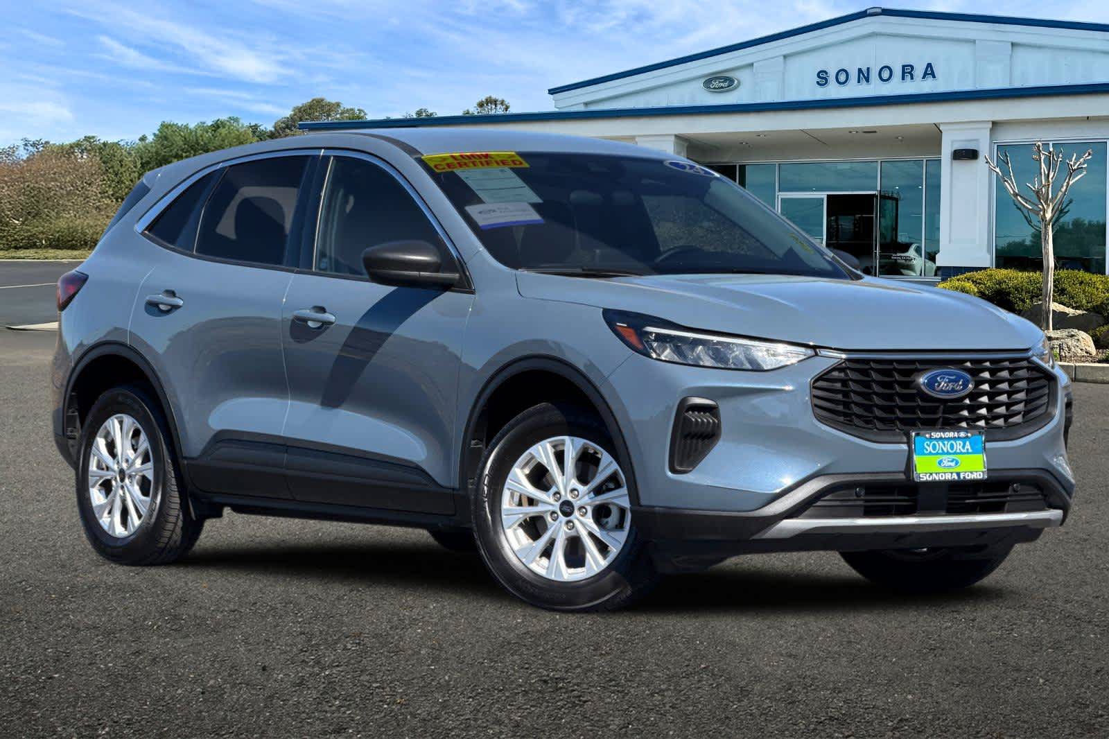 Certified 2024 Ford Escape Active AWD/4WD image 2