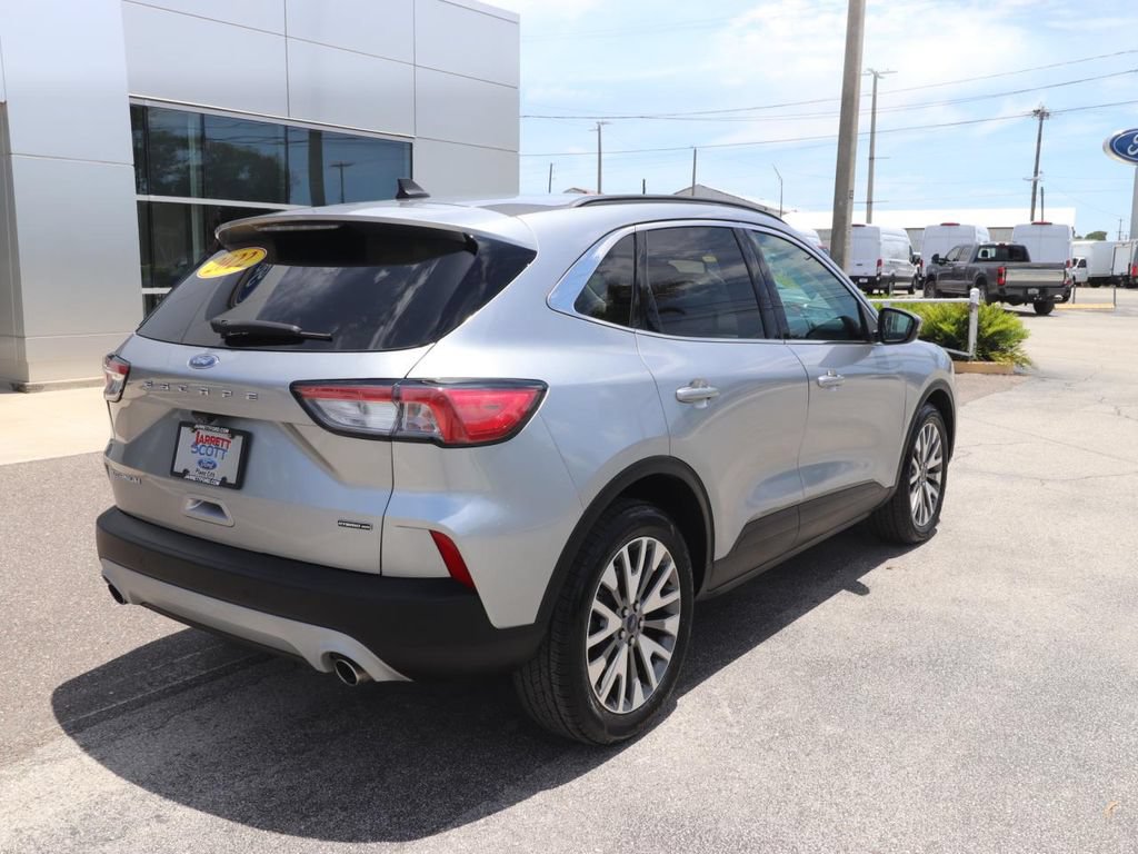 Certified 2022 Ford Escape Titanium AWD/4WD image 13