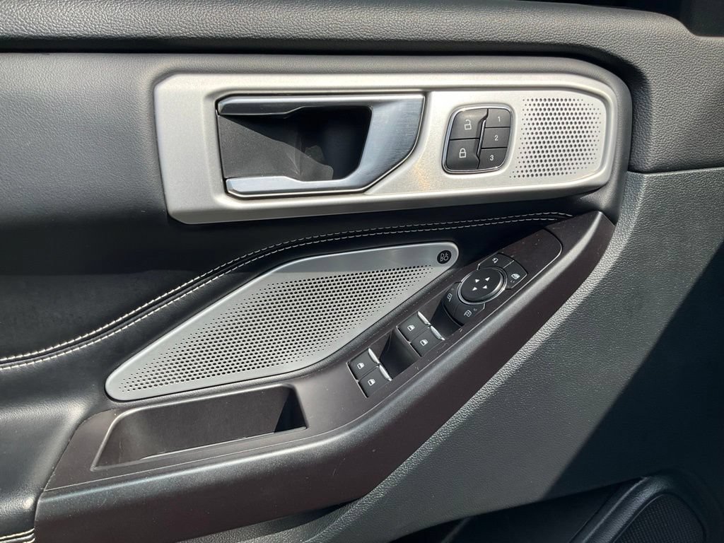Certified 2020 Ford Explorer ST w/ Premium Technology Package AWD/4WD image 19