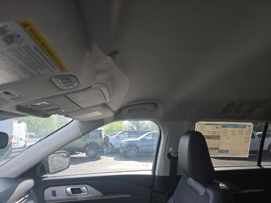 Certified 2025 Ford Explorer Active w/ Active Comfort Package RWD image 17