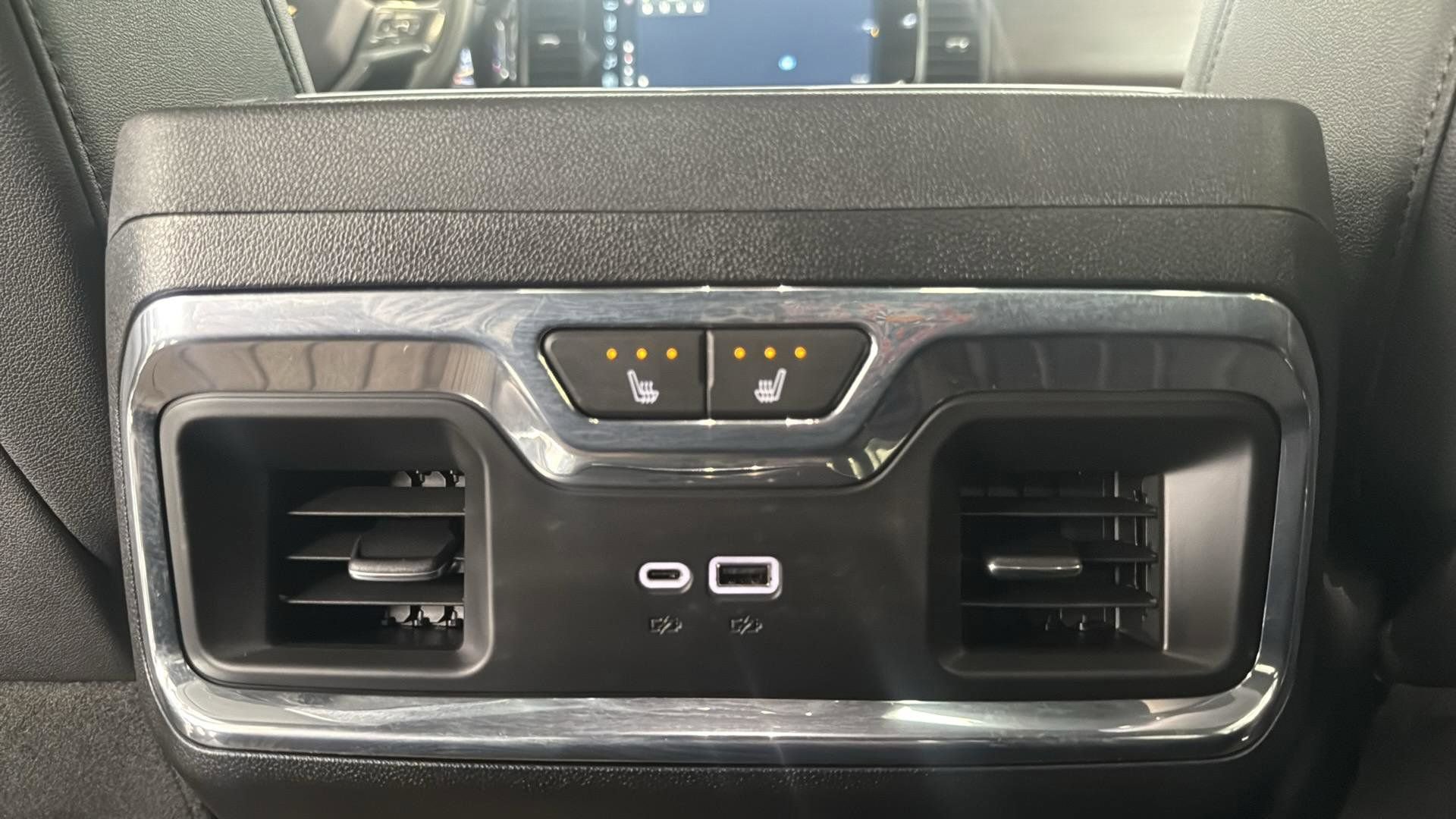 Used 2024 Chevrolet Silverado 2500 High Country w/ Z71 Off-Road Package image 29