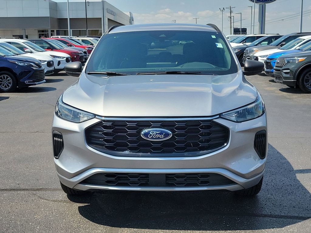 Certified 2023 Ford Escape ST-Line w/ Tech Pack #1 AWD/4WD image 2
