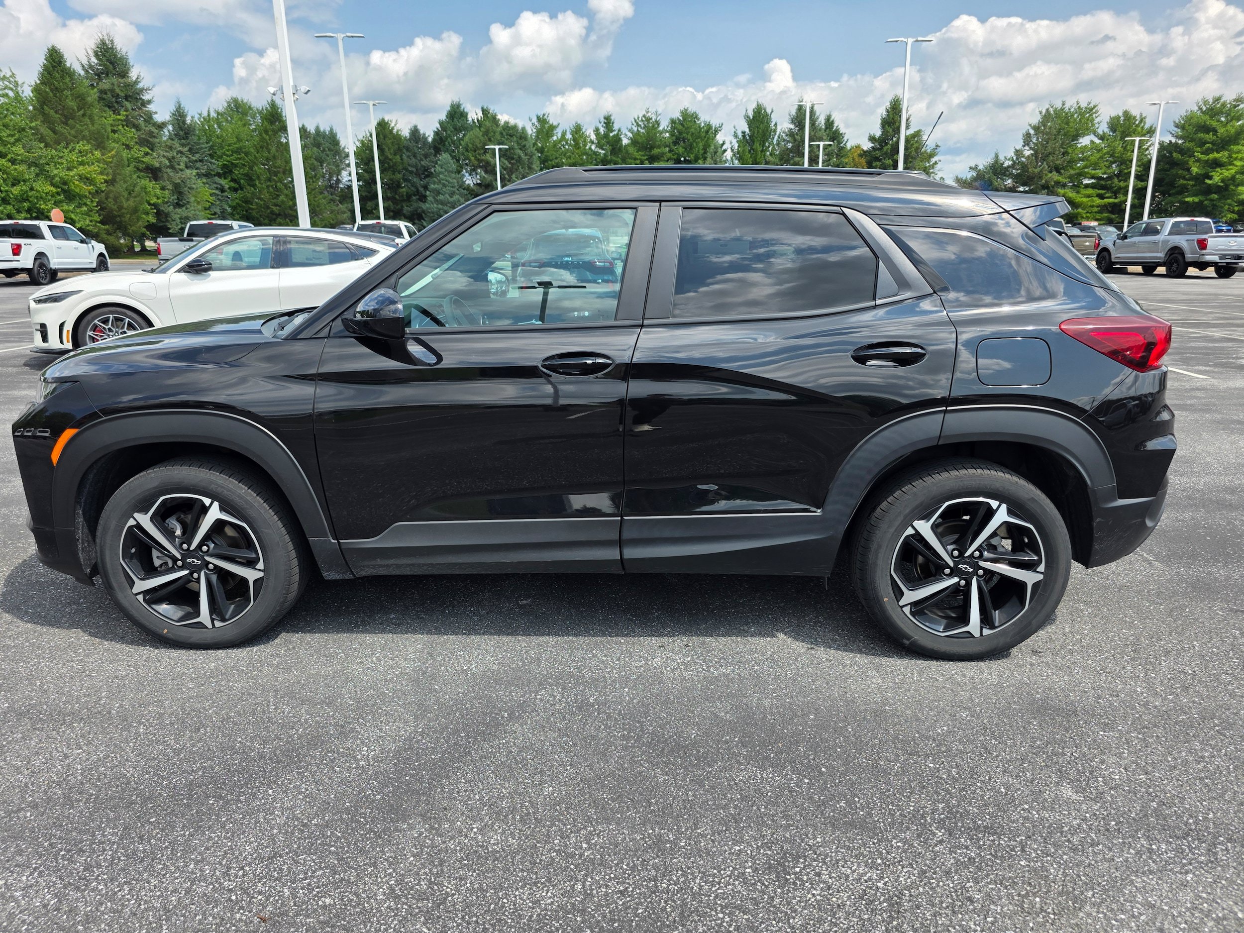 Used 2023 Chevrolet TrailBlazer RS w/ Sun and Liftgate Package AWD/4WD video 2