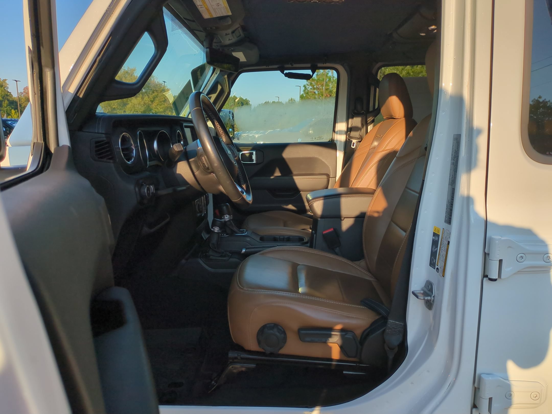 Used 2021 Jeep Wrangler Unlimited Sahara AWD/4WD image 13