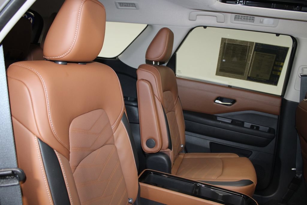 Used 2023 Nissan Pathfinder Platinum AWD/4WD image 25