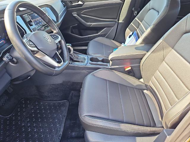 Used 2024 Volkswagen Jetta SE w/ Panoramic Sunroof Package FWD image 30
