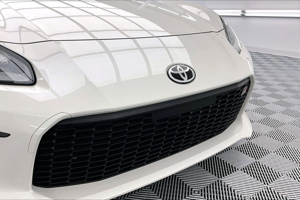 Used 2024 Toyota GR86 Premium image 27