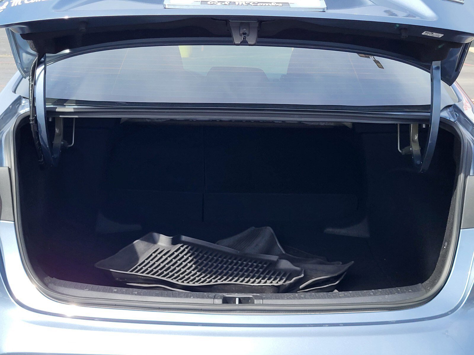 Used 2025 Toyota Corolla LE image 29