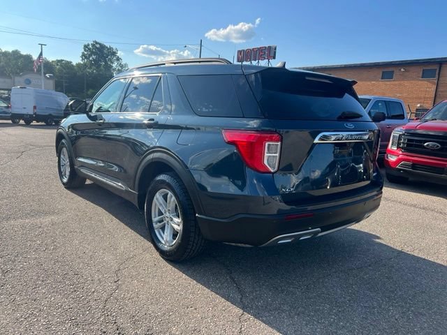 Certified 2023 Ford Explorer XLT w/ Equipment Group 202A AWD/4WD image 4