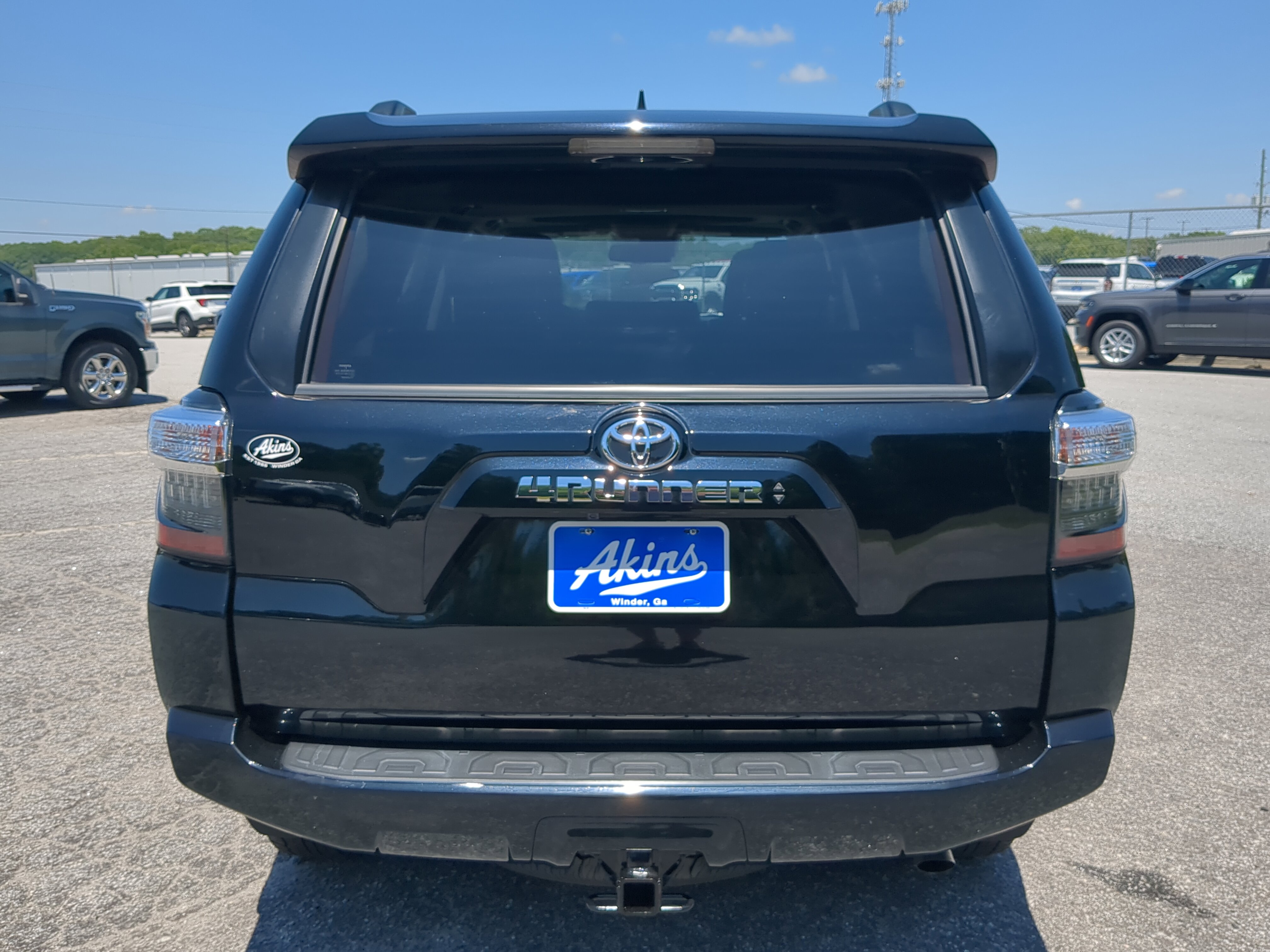 Used 2020 Toyota 4Runner SR5 Premium w/ Moonroof Package RWD image 4