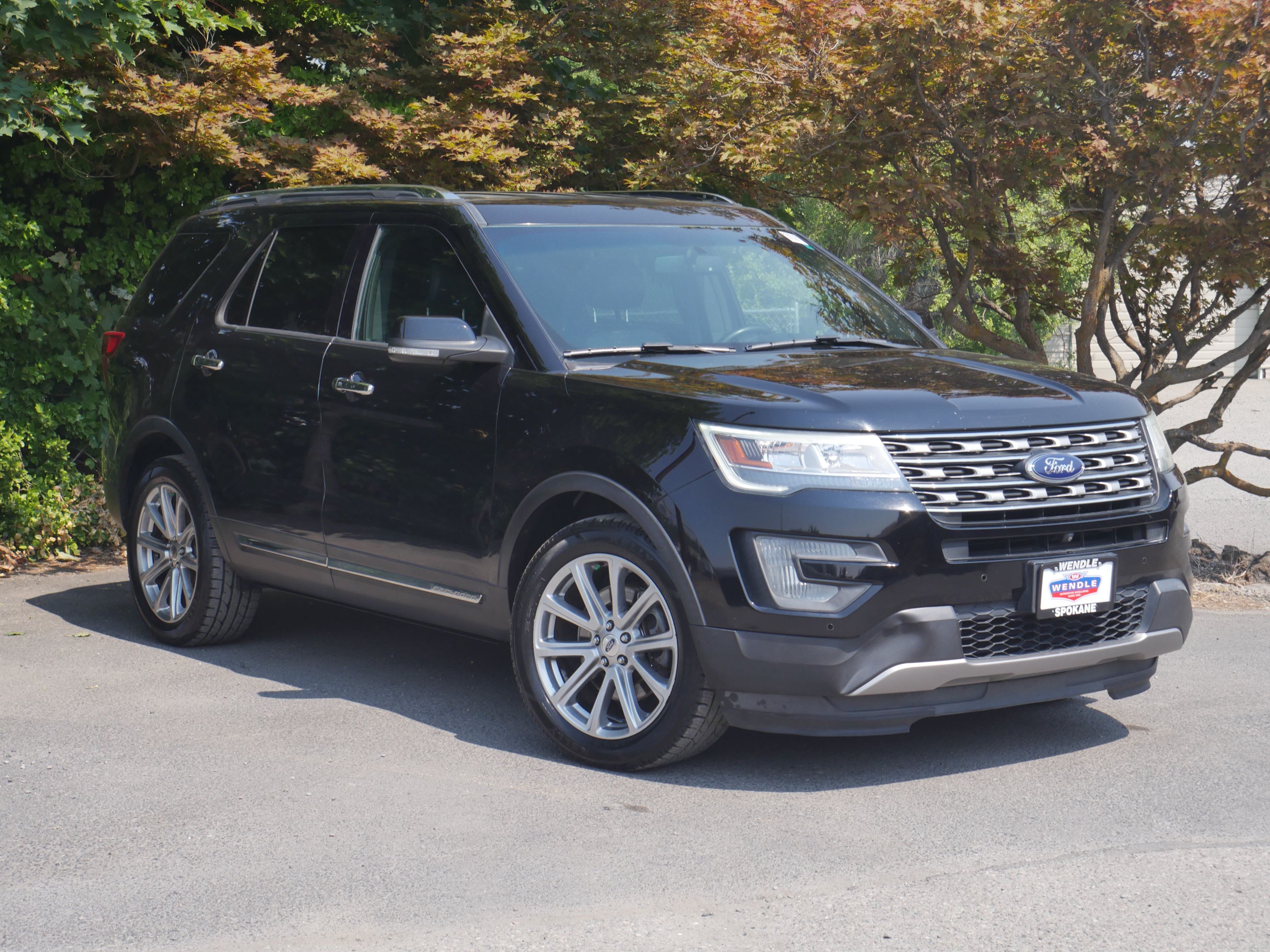 Certified 2017 Ford Explorer Limited FWD image 29