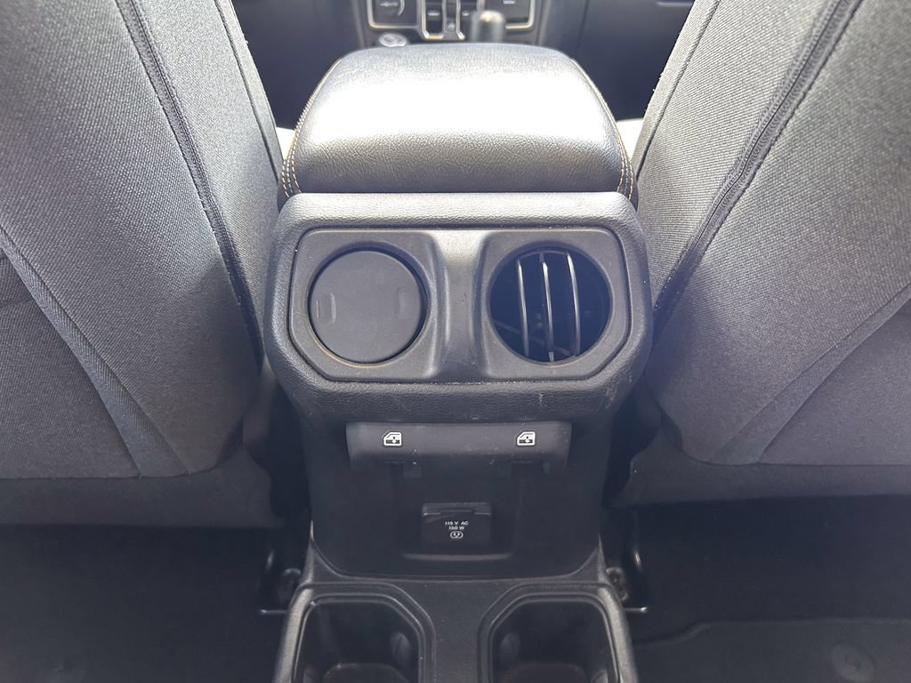 Used 2024 Jeep Wrangler Unlimited Sahara AWD/4WD image 30