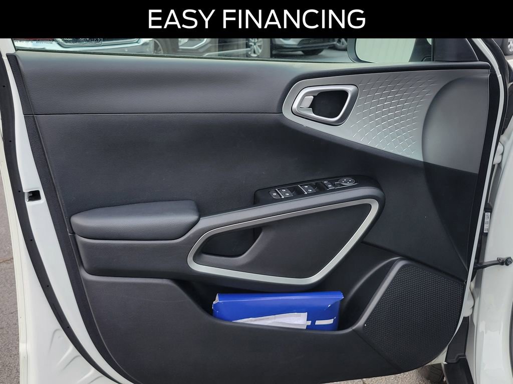 Used 2020 Kia Soul LX image 17