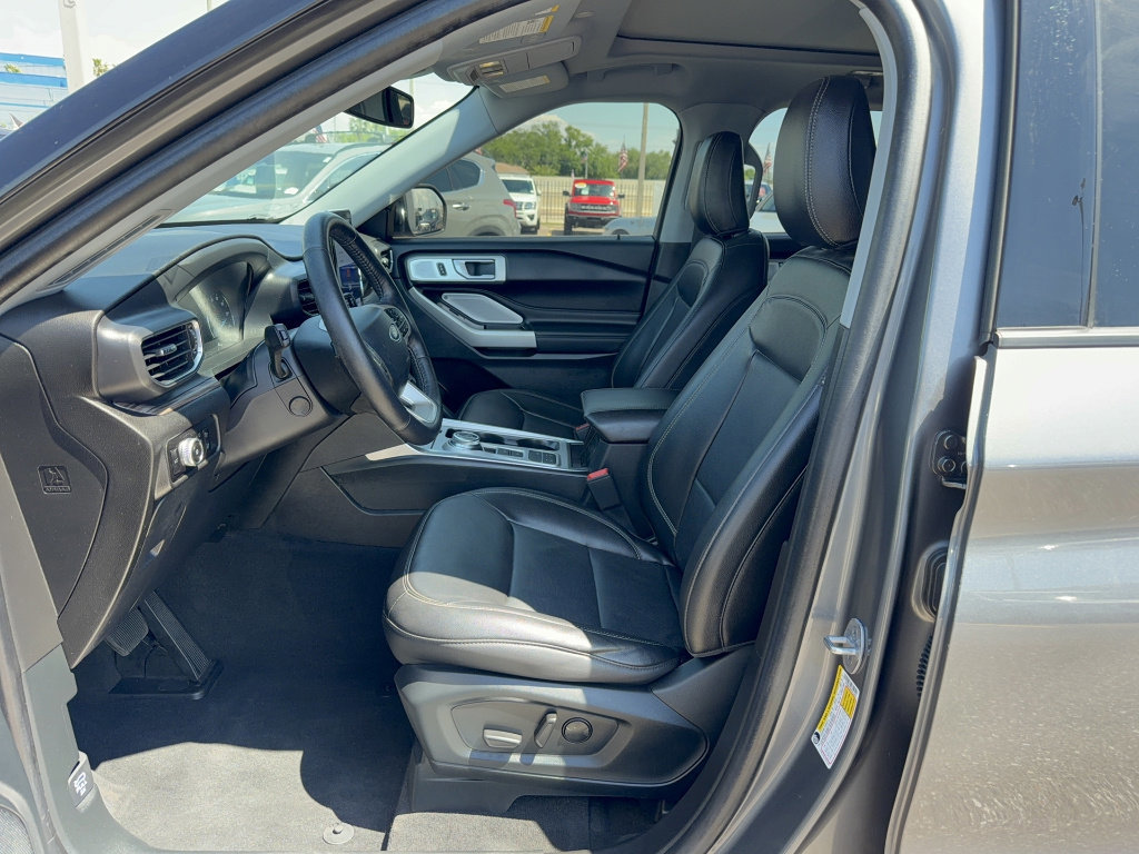 Certified 2023 Ford Explorer Limited w/ Limited Technology Package image 11