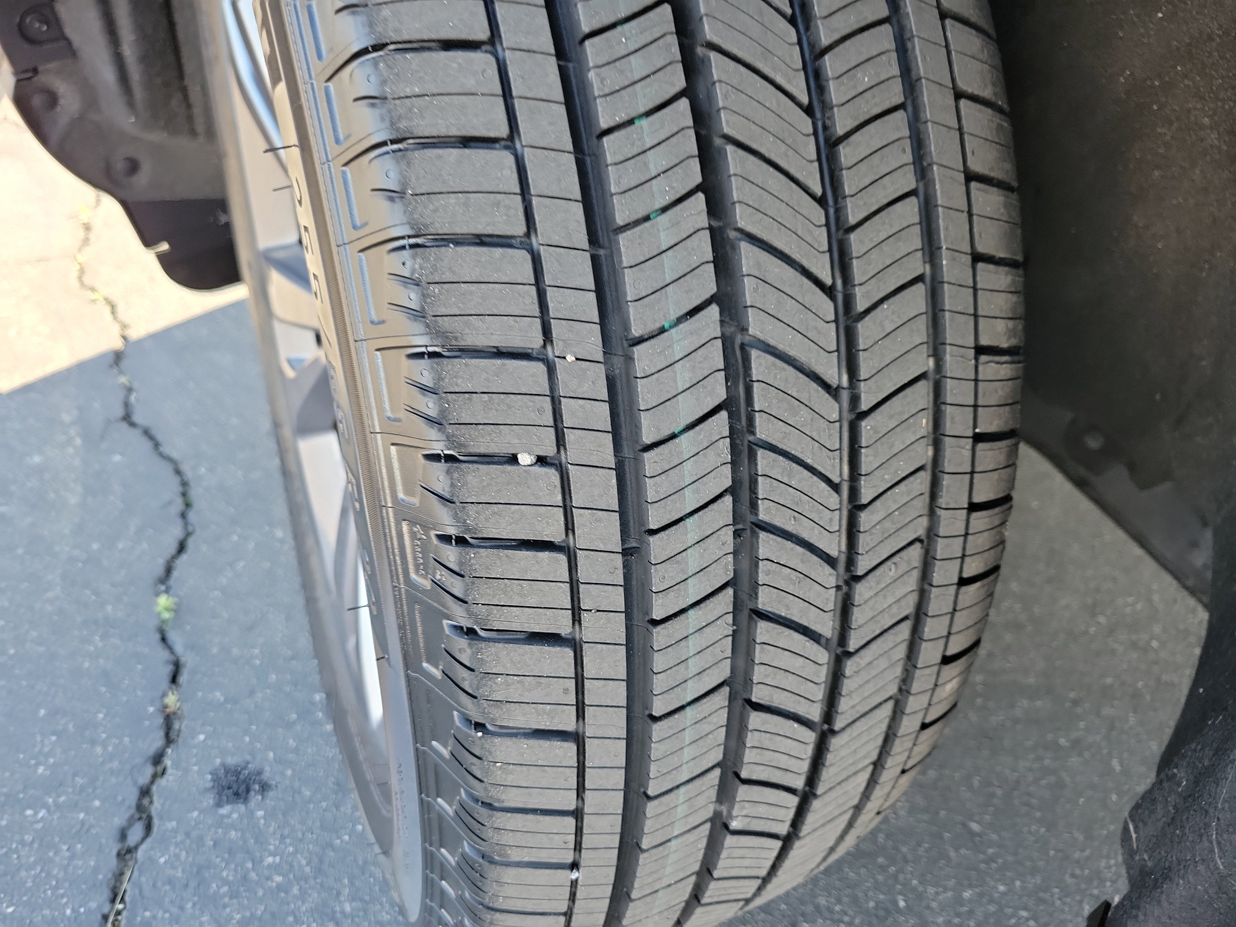 Certified 2022 Ford Explorer XLT w/ Equipment Group 202A image 16