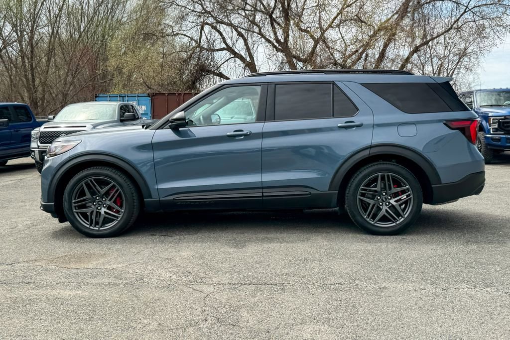 Certified 2025 Ford Explorer ST AWD/4WD image 6