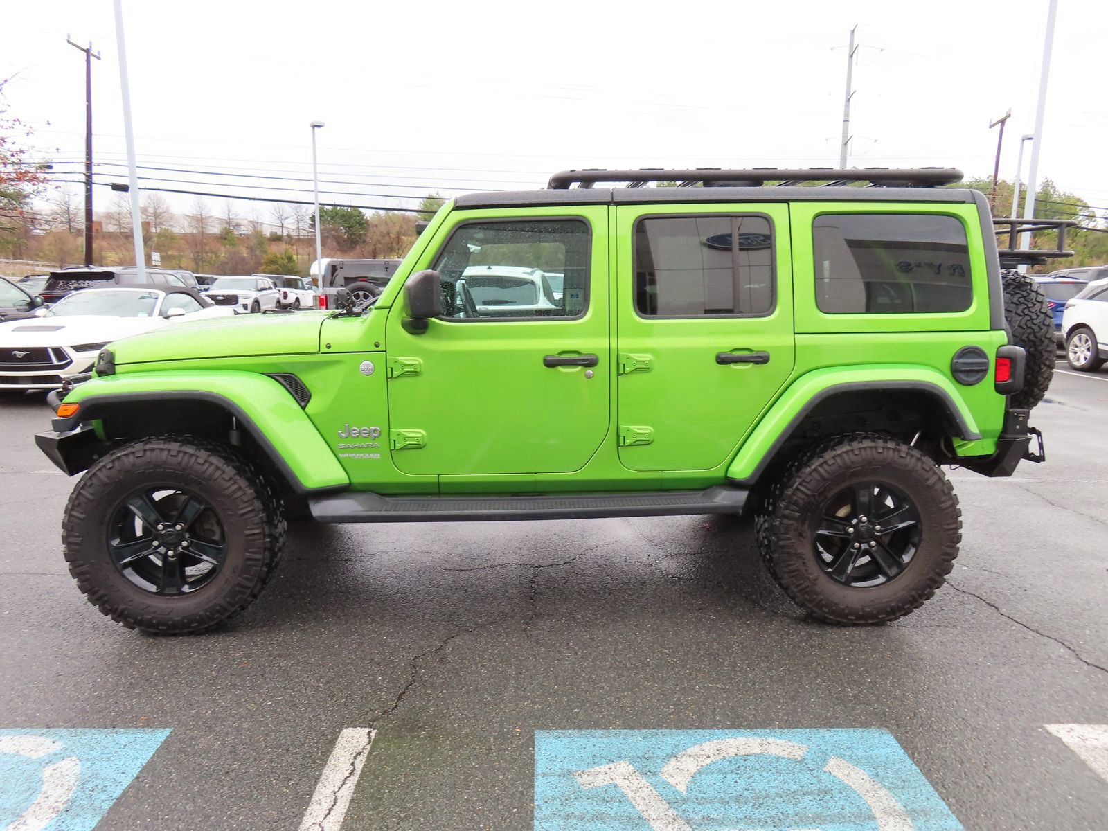 Used 2019 Jeep Wrangler Unlimited Sahara image 3