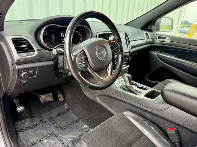Used 2019 Jeep Grand Cherokee Altitude AWD/4WD image 10