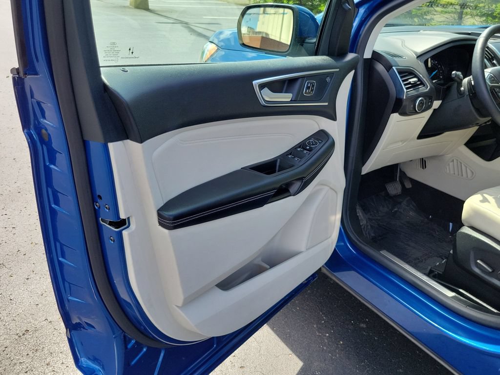 Certified 2023 Ford Edge Titanium w/ Class II Trailer Tow Package AWD/4WD image 6