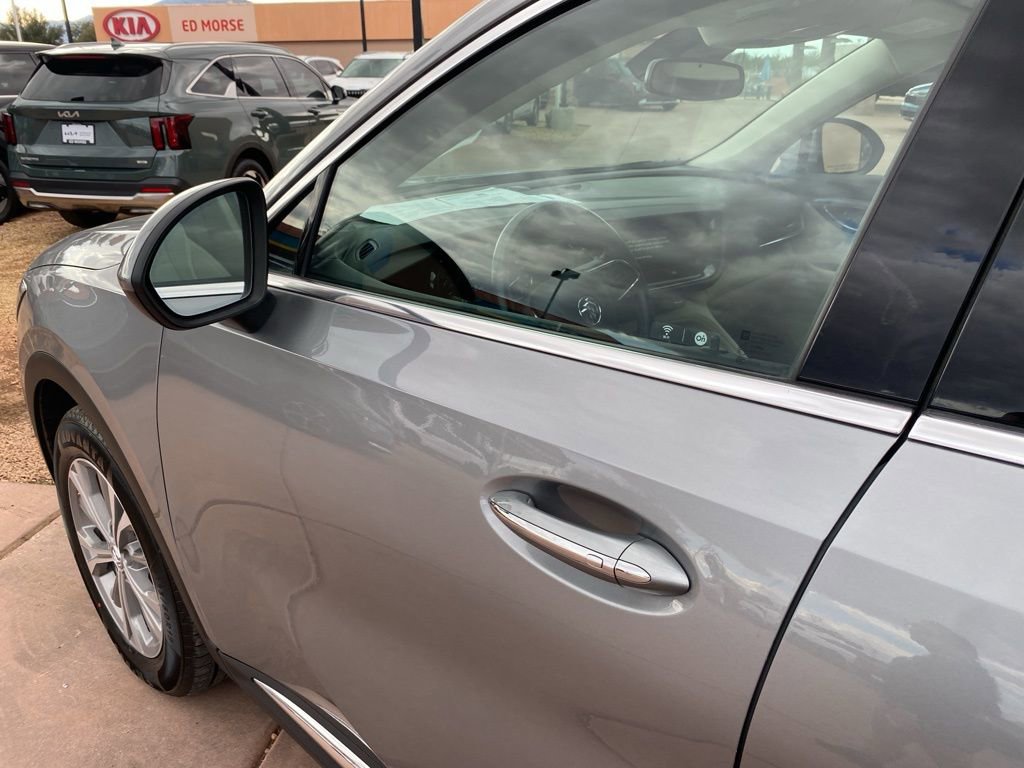 Used 2023 Buick Envision Preferred image 21