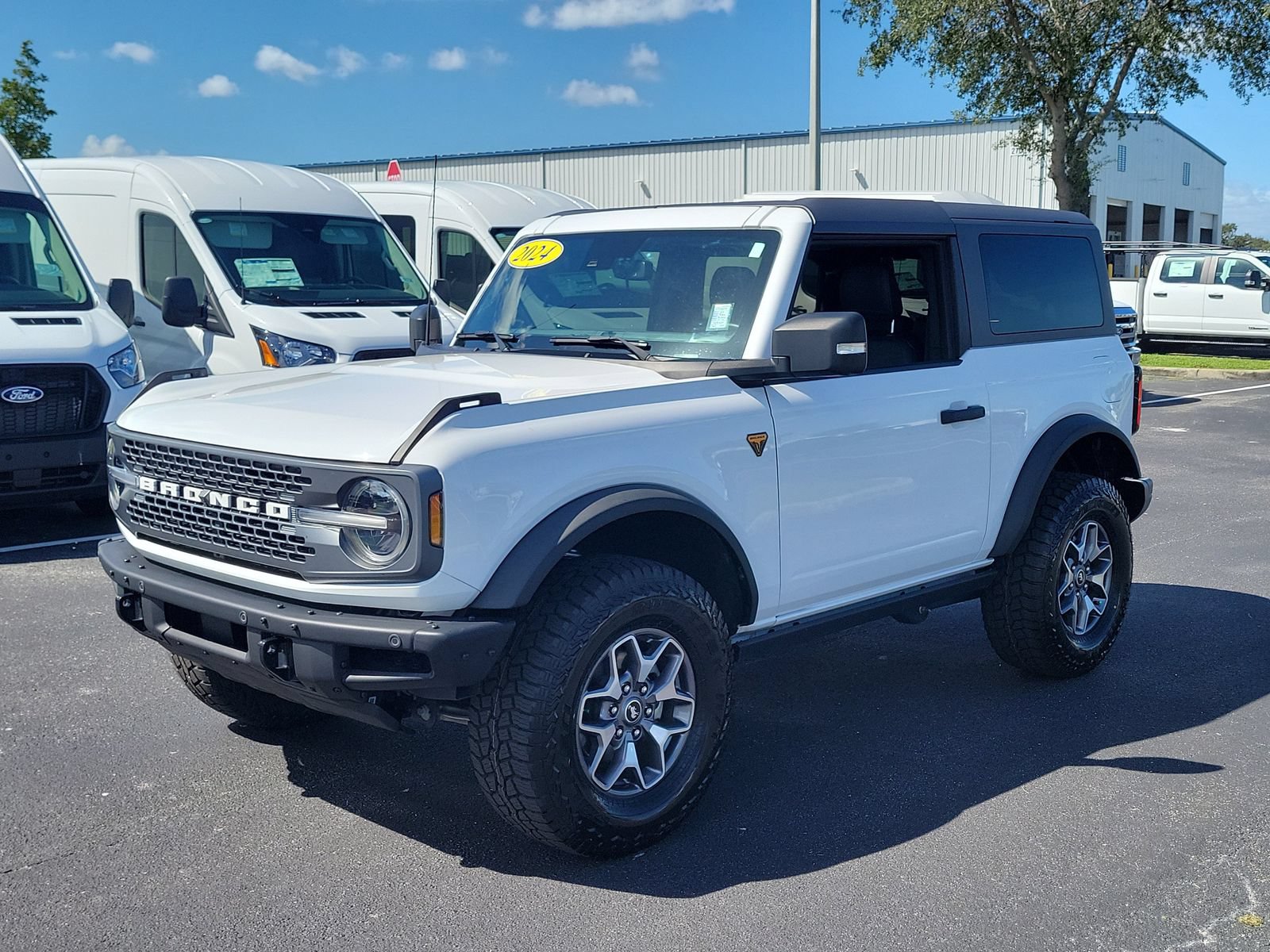 Certified 2024 Ford Bronco Badlands AWD/4WD image 2