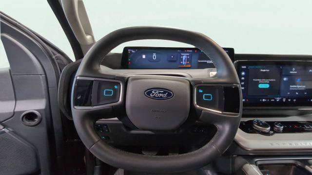 Certified 2025 Ford Expedition Active AWD/4WD image 19