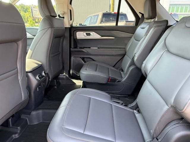 Certified 2025 Ford Explorer Active w/ Active Comfort Package AWD/4WD image 20