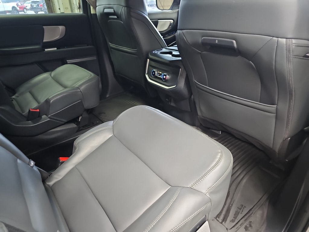 Certified 2026 Ford Expedition Active AWD/4WD image 11