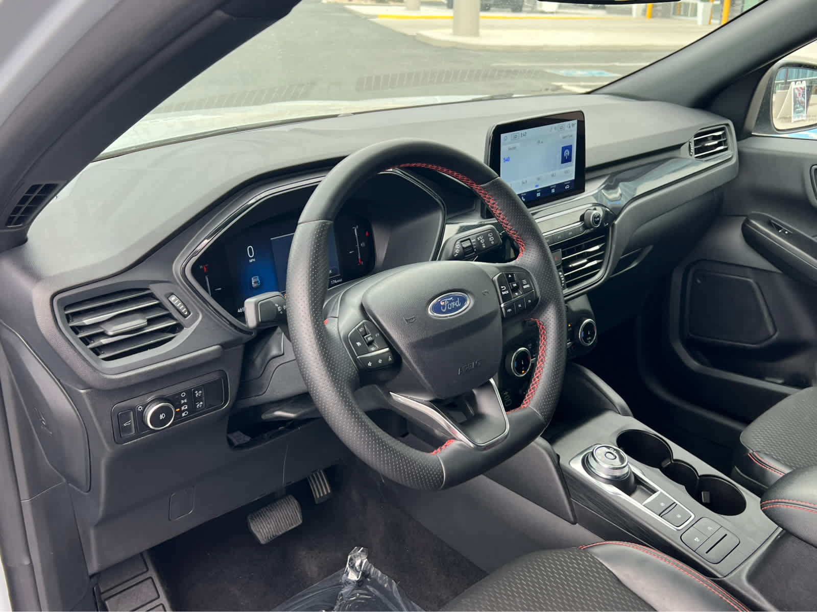 Certified 2025 Ford Escape ST-Line Select AWD/4WD image 28