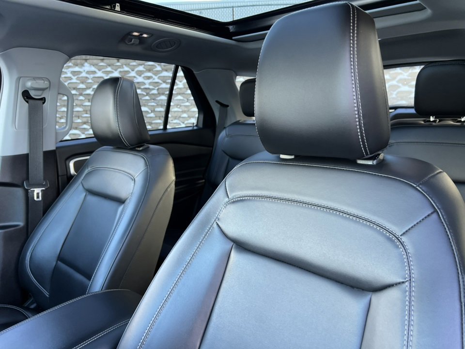 Certified 2022 Ford Explorer XLT w/ Equipment Group 202A image 20