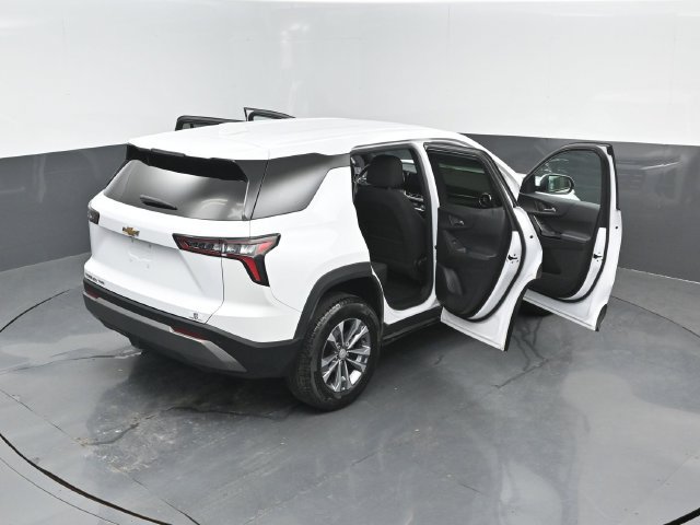 Used 2025 Chevrolet Equinox LT AWD/4WD image 25