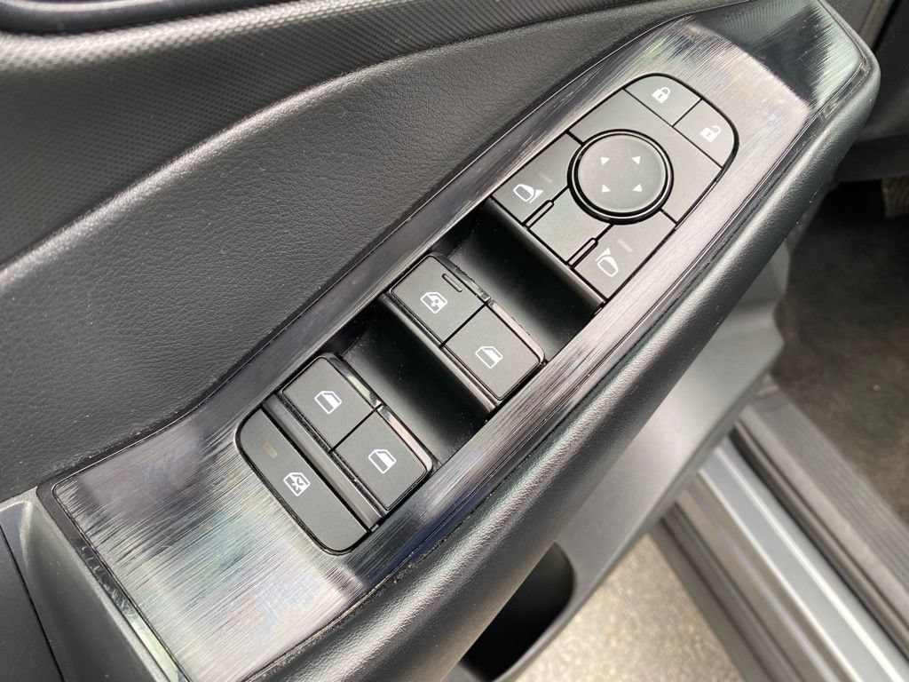 Used 2024 Nissan Rogue S AWD/4WD image 13