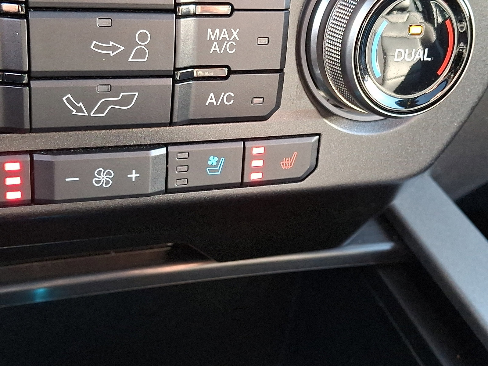 Certified 2020 Ford F150 Raptor w/ Equipment Group 802A Luxury image 28