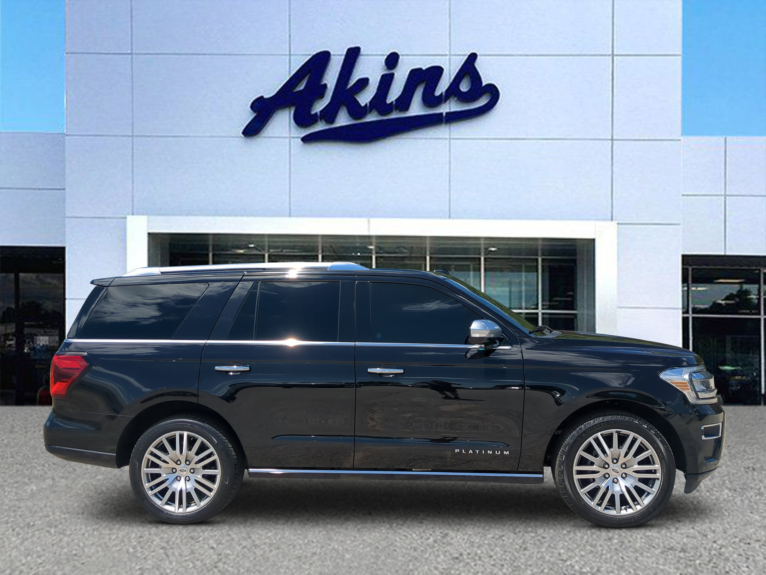 Certified 2023 Ford Expedition Platinum AWD/4WD image 1