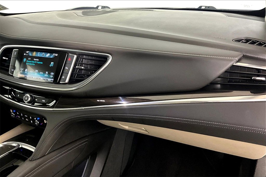 Used 2018 Buick Enclave Premium w/ Experience Buick Package image 12