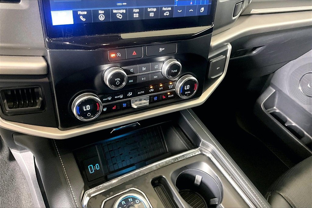 Certified 2024 Ford Expedition XLT image 27